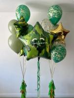 Звезда камуфляж с надписью и фонтан из шаров