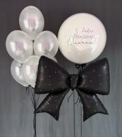 Большой шар с надписью, фольгированный бант и фонтан из шаров