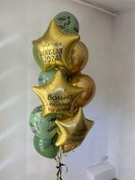 Фонтан с золотыми звёздами с надписью 