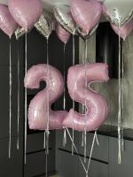 Цифра двадцать пять и сердца с дождиком