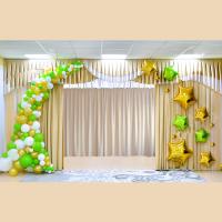 Украшение сцены из воздушных шаров