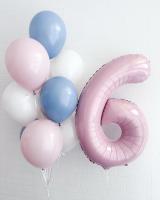 Нежно розовая цифра шесть и фонтан из пастельных шаров