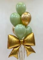 Фонтан с пастельно зелёными, золотыми шарами и бантом