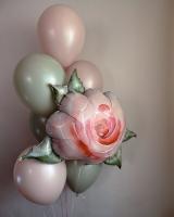Фонтан из шаров с фольгированным цветком