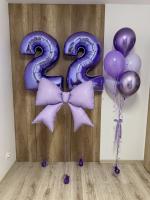 Сиреневая цифра 22, бант и фонтан из шаров