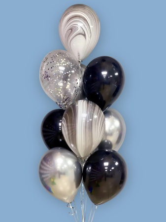 Фонтан с чёрными и серебряными воздушными шарами