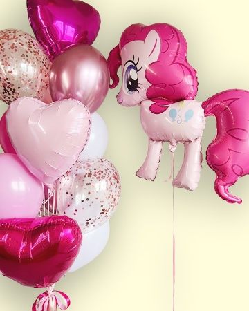 Фонтан с розовыми шарами и фигура пони
