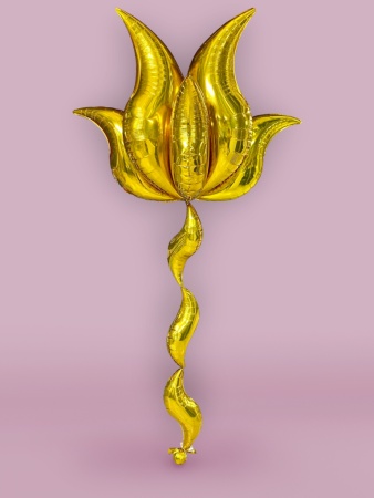 Золотой цветок из воздушных шаров